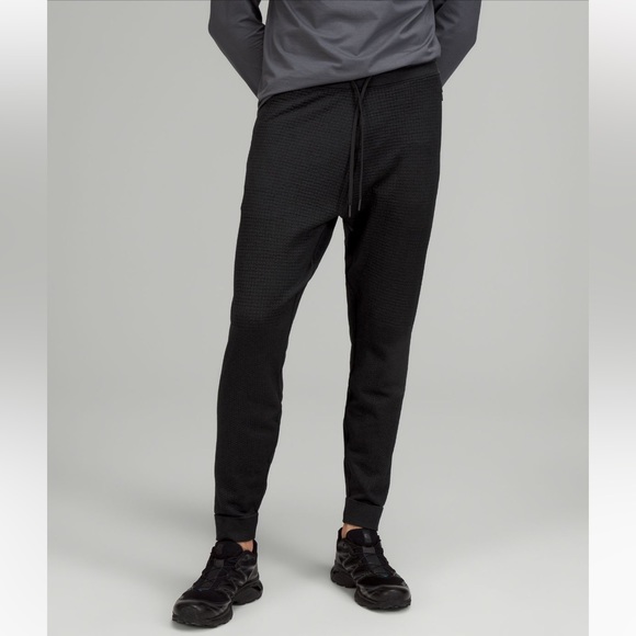 Lululemon Men’s “Engineered Warmth” Jogger (M) - Picture 1 of 9